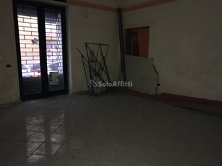Capannone in Affitto a Caserta, zona Centro, 900€, 75 m²
