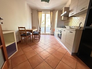 Stanza in Affitto a Caserta, zona San Benedetto, 320€, 130 m², arredato