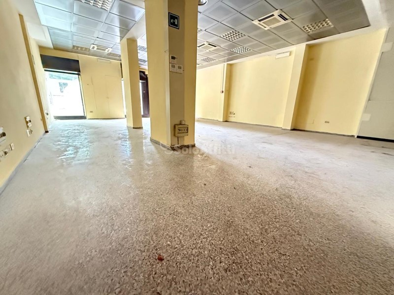 Capannone in Affitto a Caserta, 2'500€, 170 m²