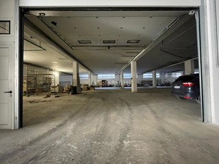 Magazzino in Affitto a Maddaloni, 950€, 190 m²