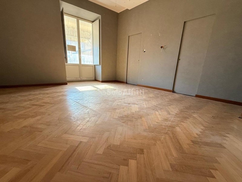 Bilocale in Affitto a Caserta, 800€, 70 m²