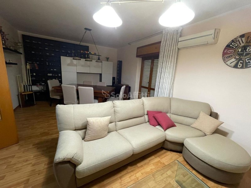 Quadrilocale in Affitto a Reggio Calabria, zona Sbarre Centrali, 600€, 150 m², arredato
