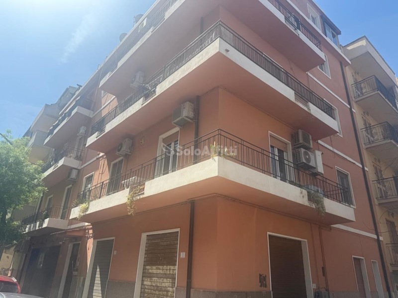 Ufficio in Affitto a Reggio Calabria, zona Centro, 500€, 70 m²