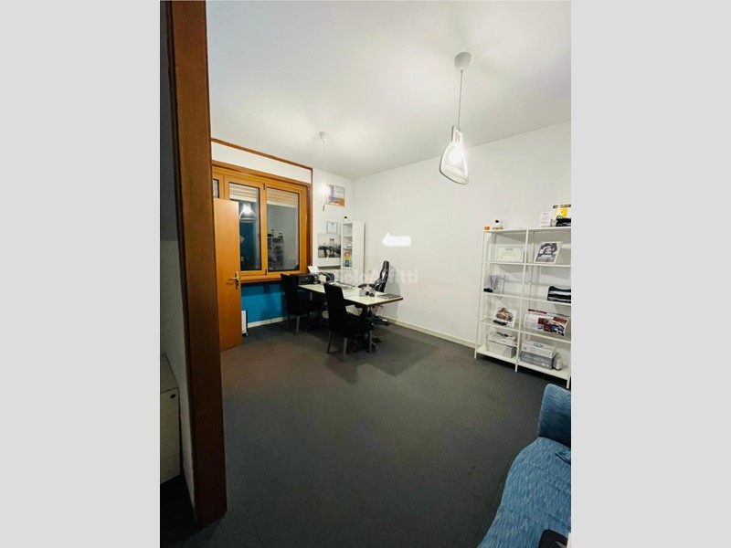 Ufficio in Affitto a Busto Arsizio, zona Stazione Nord, 400€, 50 m²