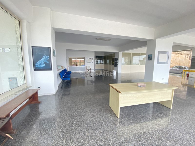Capannone in Affitto a Sciacca, 800 m²