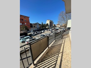 Ufficio in Affitto a Frosinone, 1'200€, 200 m²