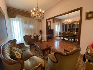 Appartamento in Affitto a Frosinone, 630€, 110 m²