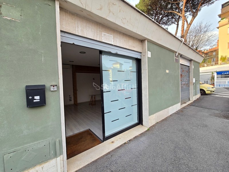 Capannone in Affitto a Roma, zona Montesacro-Talenti, 650€, 37 m²