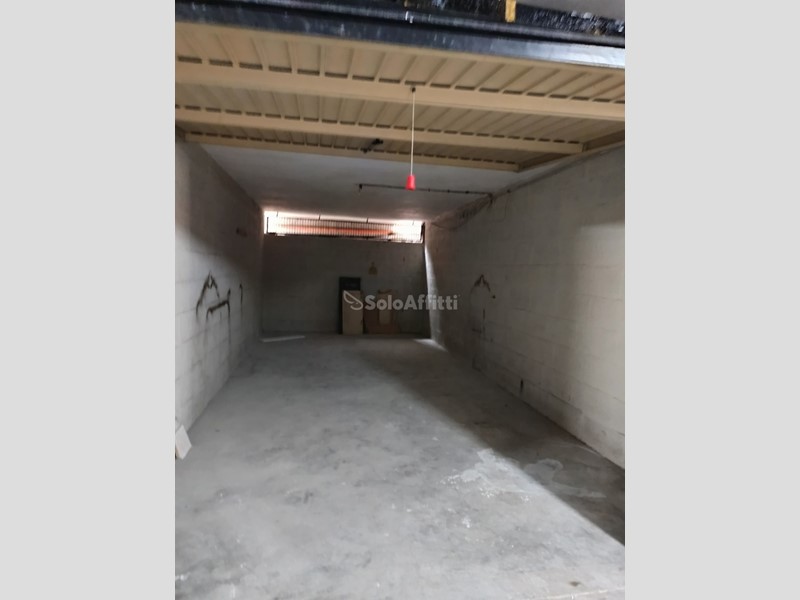 Box in Affitto a Latina, 200€, 23 m²