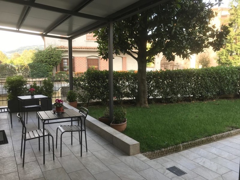 Trilocale in Vendita a Brescia, 215'000€, 121 m², con Box