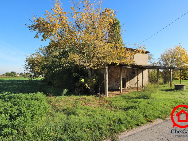 Casa Indipendente in Vendita a Cesena, zona Calabrina, 130'000€, 120 m², con Box