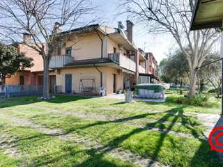 Casa Semi Indipendente in Vendita a Cesena, zona Sant'Andrea in Bagnolo, 279'000€, 230 m², con Box