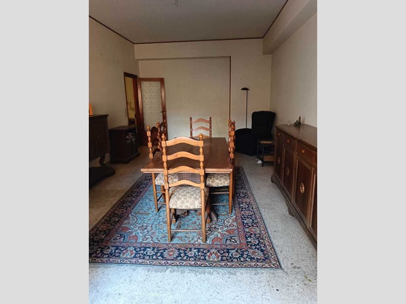 Quadrilocale in Vendita a Reggio Calabria, 125'000€, 130 m², con Box