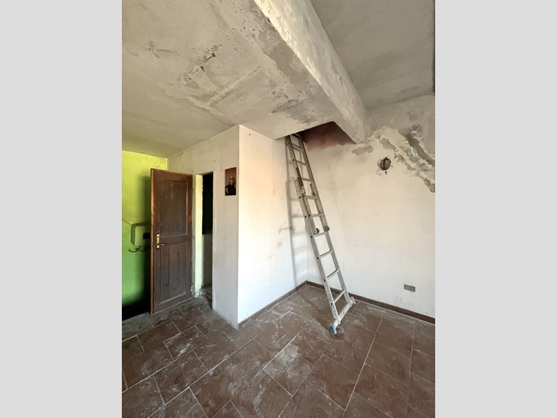 Casa Indipendente in Vendita a Jesi, 54'000€, 125 m²