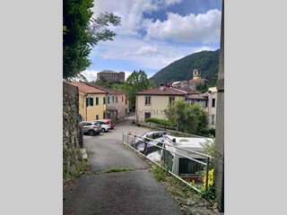 Trilocale in Vendita a Calice al Cornoviglio, 33'000&euro;, 50 m²