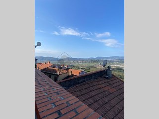 Casa Semi Indipendente in Vendita a Santo Stefano di Magra, zona Ponzano Magra, 28'000€, 200 m²