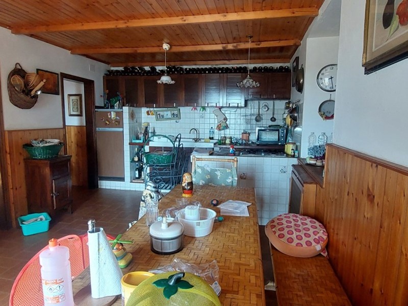 Casa Indipendente in Vendita a Pontassieve, zona Pontassieve, 178'000€, 190 m²