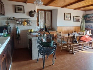 Casa Indipendente in Vendita a Pontassieve, zona Pontassieve, 178'000€, 190 m²