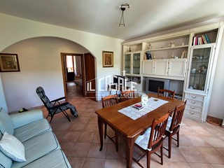 Appartamento in Vendita a Reggello, zona Tosi, 129'000€, 97 m², arredato