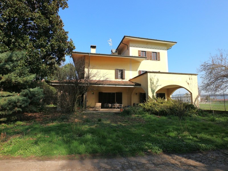 Casa Indipendente in Vendita a Chiari, 750'000€, 990 m²