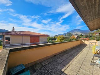 Appartamento in Vendita a Iseo, zona Pilzone, 169'000€, 110 m², arredato