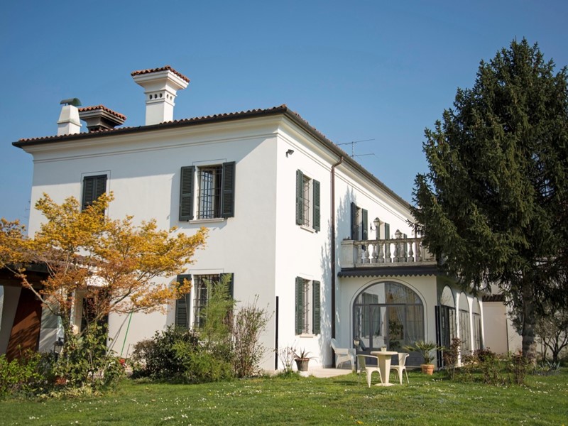 Casa Indipendente in Vendita a Passirano, 1'800'000€, 900 m²