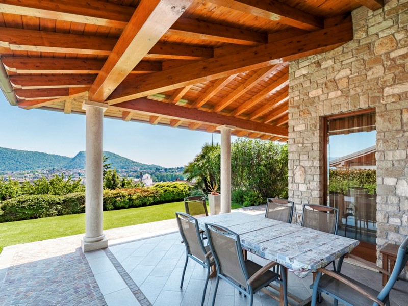 Casa Indipendente in Vendita a Sarnico, 990'000€, 355 m², con Box