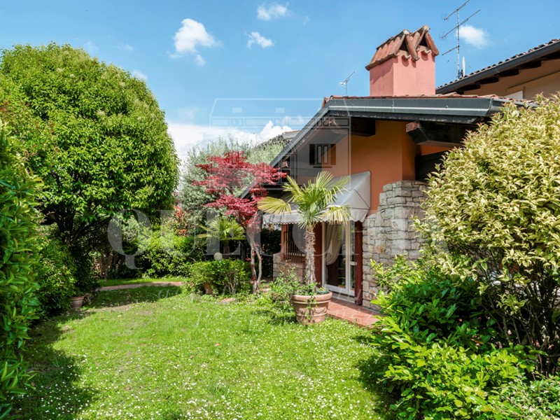 Casa Indipendente in Vendita a Brescia, zona Zona Est, 565'000€, 217 m², con Box