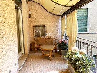 Trilocale in Vendita a Padenghe sul Garda, 165'000&euro;, 55 m², con Box