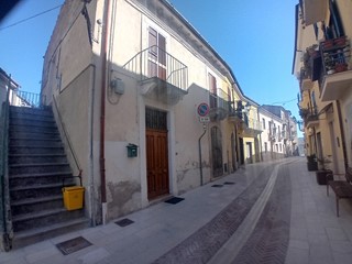 Casa Indipendente in Vendita a Torre de' Passeri, 60'000€, 120 m²