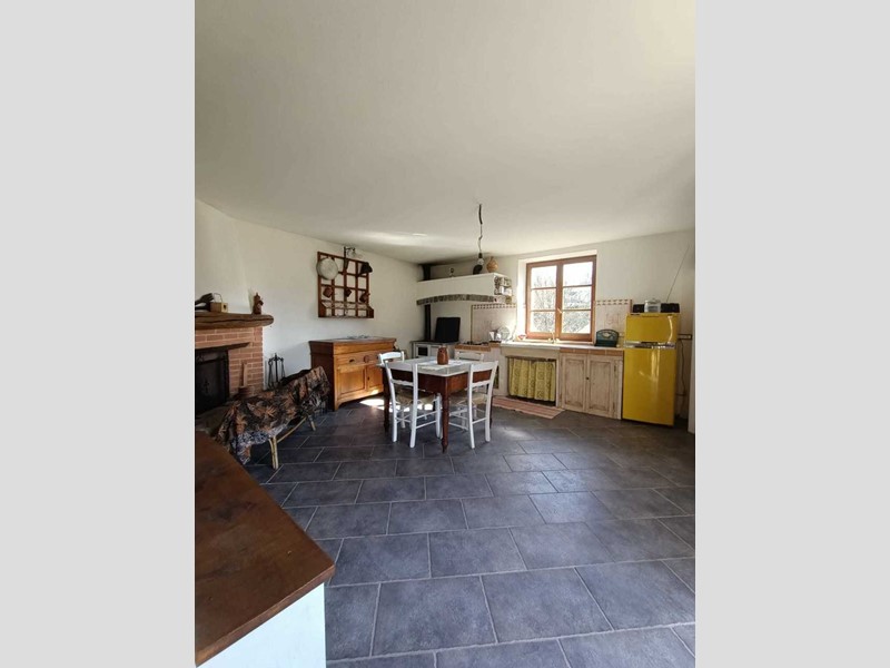 Casa Semi Indipendente in Vendita a Aulla, 135'000€, 200 m²