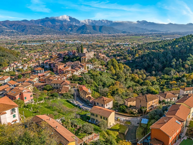 Casa Semi Indipendente in Vendita a Ameglia, 259'000&euro;, 80 m², con Box