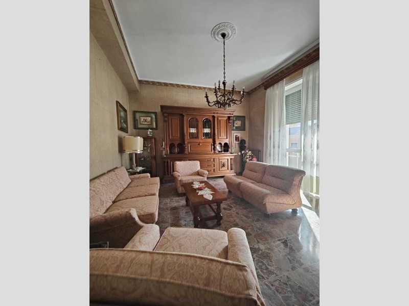 Appartamento in Vendita a Aulla, 175'000€, 192 m²