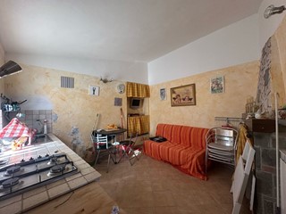 Casa Semi Indipendente in Vendita a Fosdinovo, zona Canepari, 52'000€, 55 m², arredato