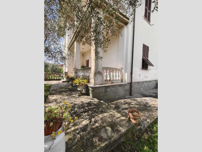 Casa Semi Indipendente in Vendita a Filattiera, 139'000€, 215 m²