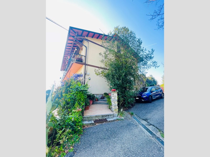 Casa Semi Indipendente in Vendita a Santo Stefano di Magra, zona ponzano belaso, 195'000€, 160 m²