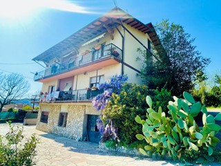 Casa Semi Indipendente in Vendita a Santo Stefano di Magra, zona ponzano belaso, 195'000€, 160 m²