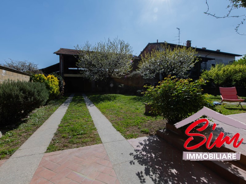 Casa Indipendente in Vendita a Recetto, 329'000€, 315 m², con Box
