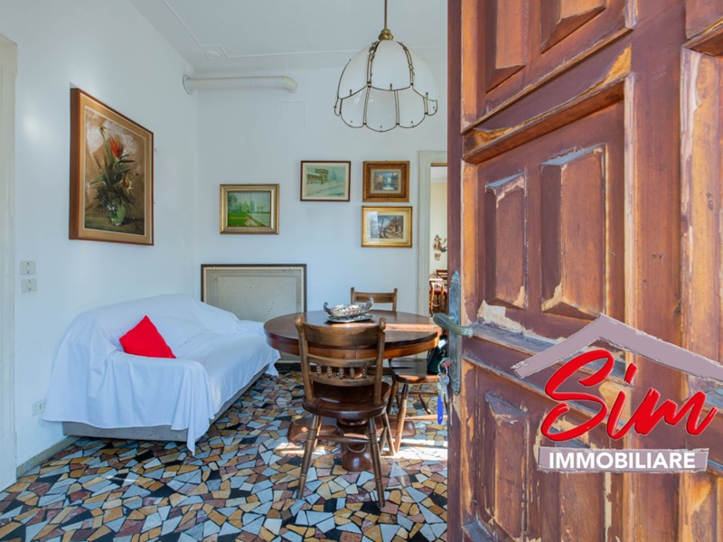 Trilocale in Vendita a Galliate, 115'000€, 148 m², con Box