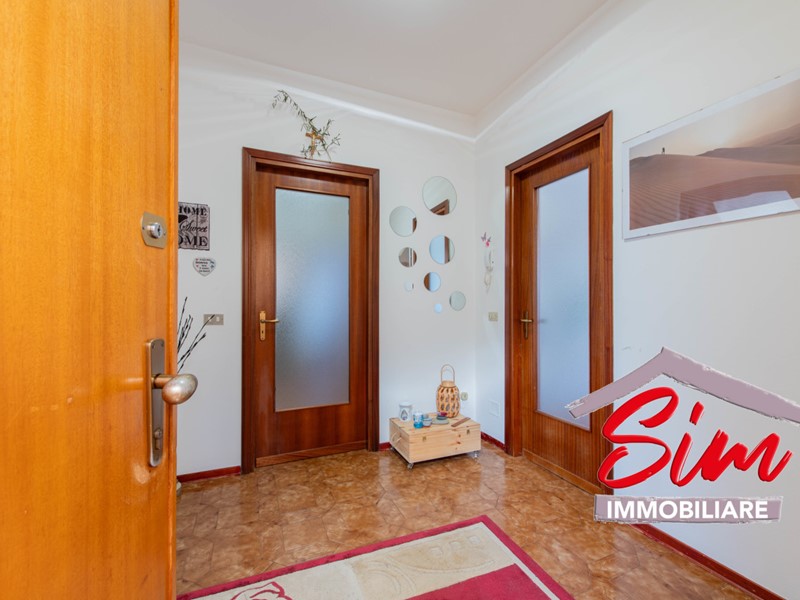 Trilocale in Vendita a Caltignaga, 78'000€, 110 m², con Box