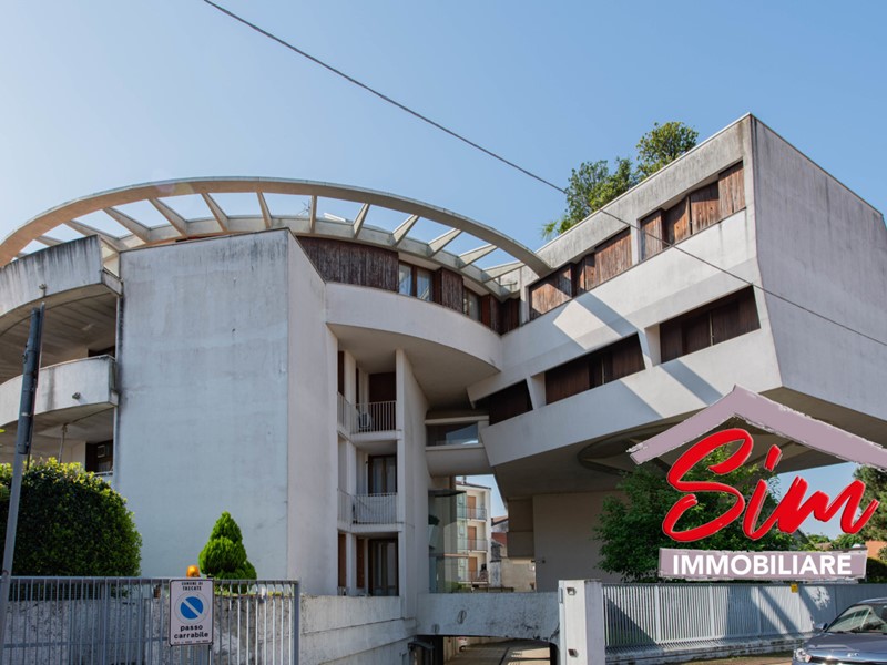 Attico in Vendita a Trecate, 339'000€, 360 m², con Box