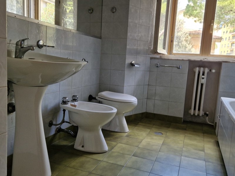 Quadrilocale in Vendita a Perugia, 108'000&euro;, 114 m², arredato