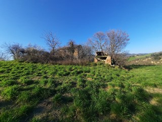 Casa Indipendente in Vendita a Ripatransone, 90'000€, 200 m²