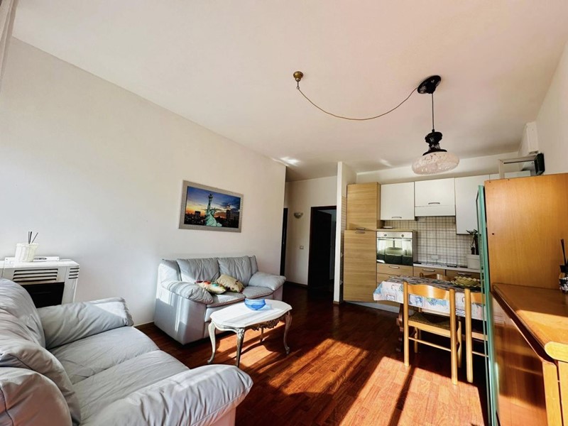 Trilocale in Vendita a Carrara, zona Marina Di Carrara, 198'000€, 80 m²