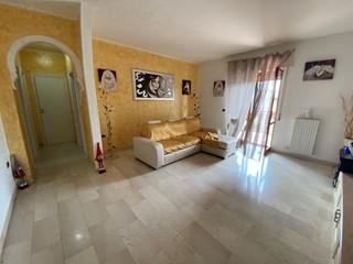 Trilocale in Vendita a Cellamare, 107'000€, 90 m²