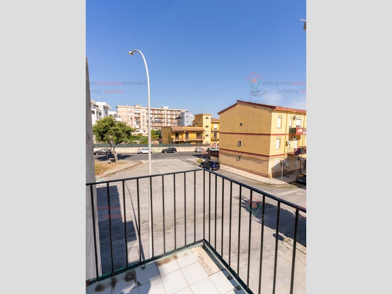 Appartamento in Vendita a Siracusa, zona PANAGIA, 85'000&euro;, 144 m²