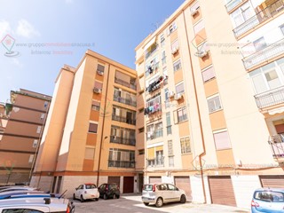 Quadrilocale in Vendita a Siracusa, zona Tisia Tica Zecchino, 67'000&euro;, 119 m², con Box