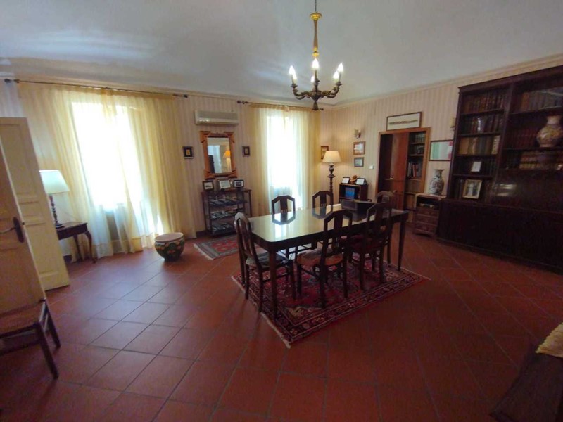 Ufficio in Affitto a Siracusa, zona ORTIGIA - UMBERTO, 900€, 100 m², arredato