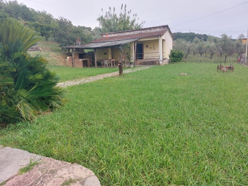 Casa Semi Indipendente in Vendita a Castelnuovo Magra, 225'000€, 145 m²