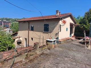 Casa Indipendente in Vendita a Arcola, 200'000€, 200 m²